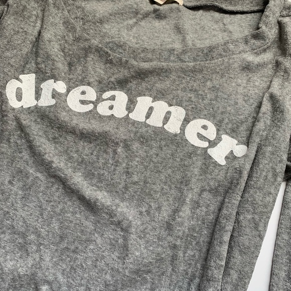 Dreamer Gray 3/4 Length Sleeve Scoop Neck Sweatshirt Size Medium - Picture 4 of 8